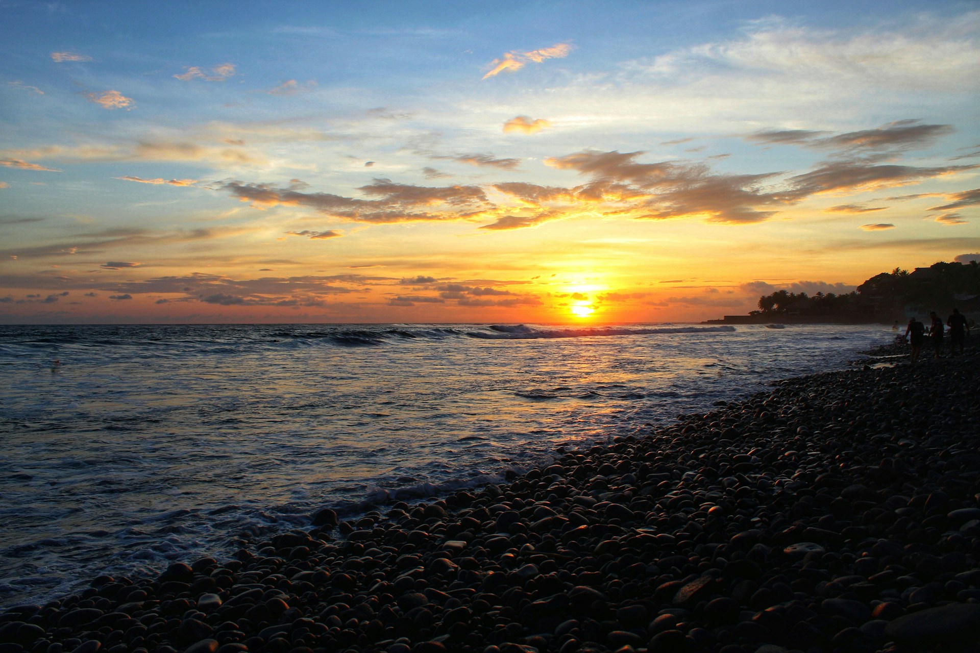 Viaja a El Salvador
